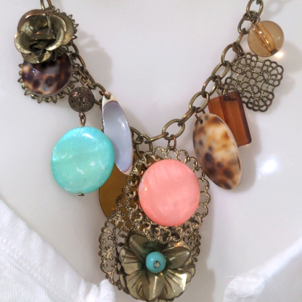Statement necklace - Picture 2 of 3